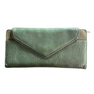 Matt & Natt Green Vegan Leather Tri Fold Wallet Zipper Detail Card Slots Large